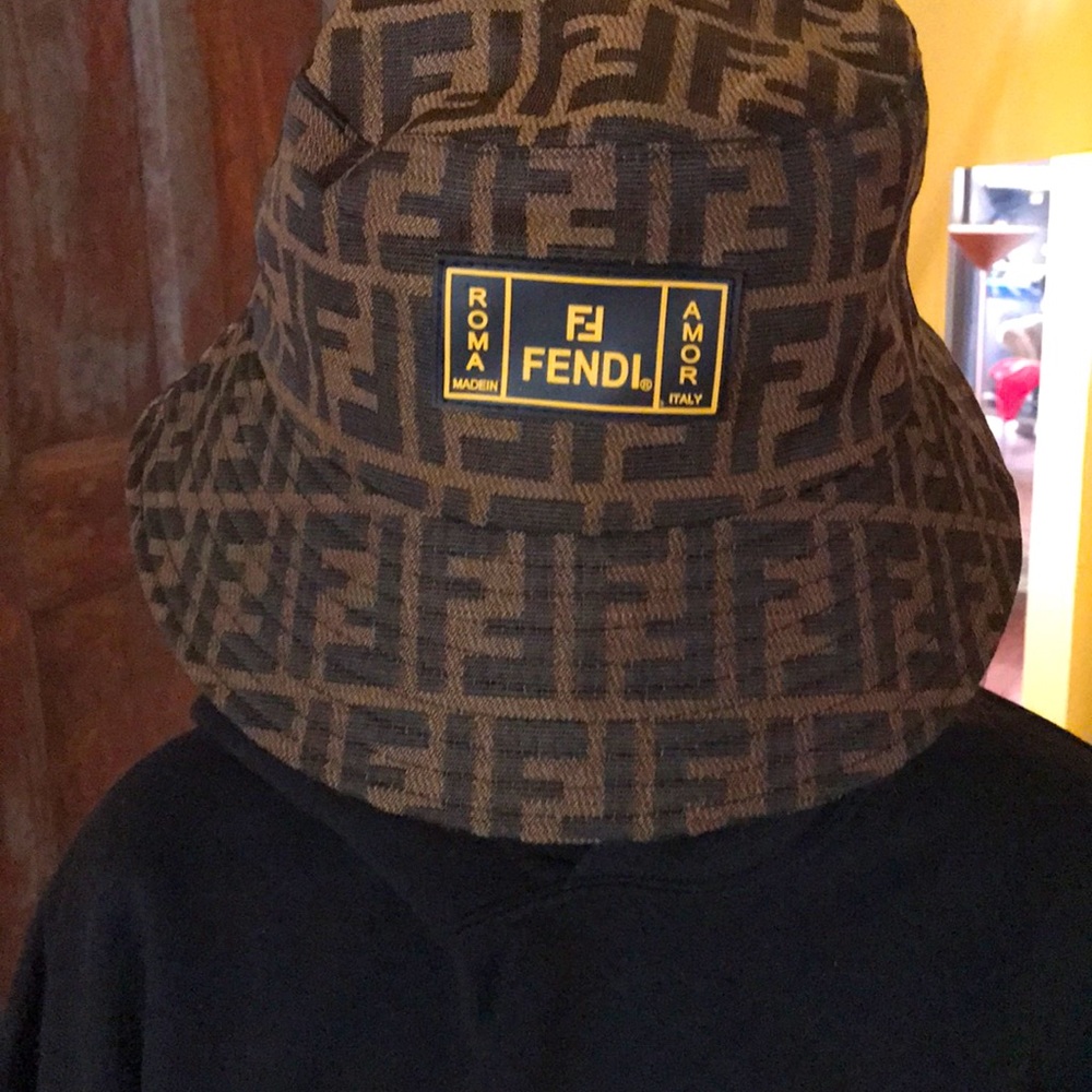 Bucket hat